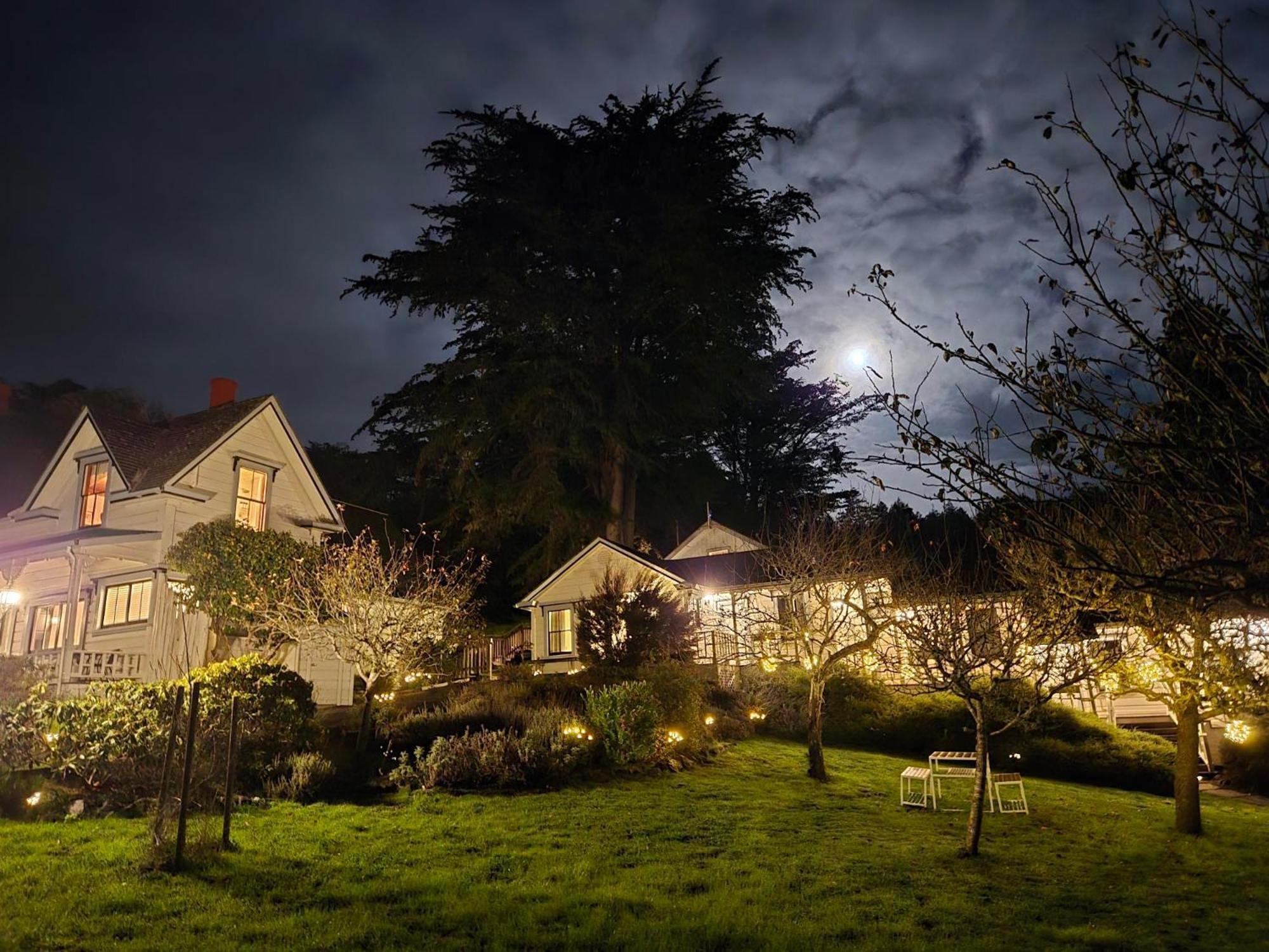 Dennen'S Victorian Farmhouse Little River Esterno foto